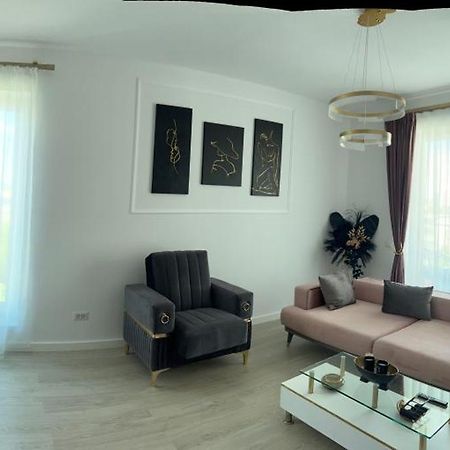 Glamart Apartment Крайова Екстер'єр фото